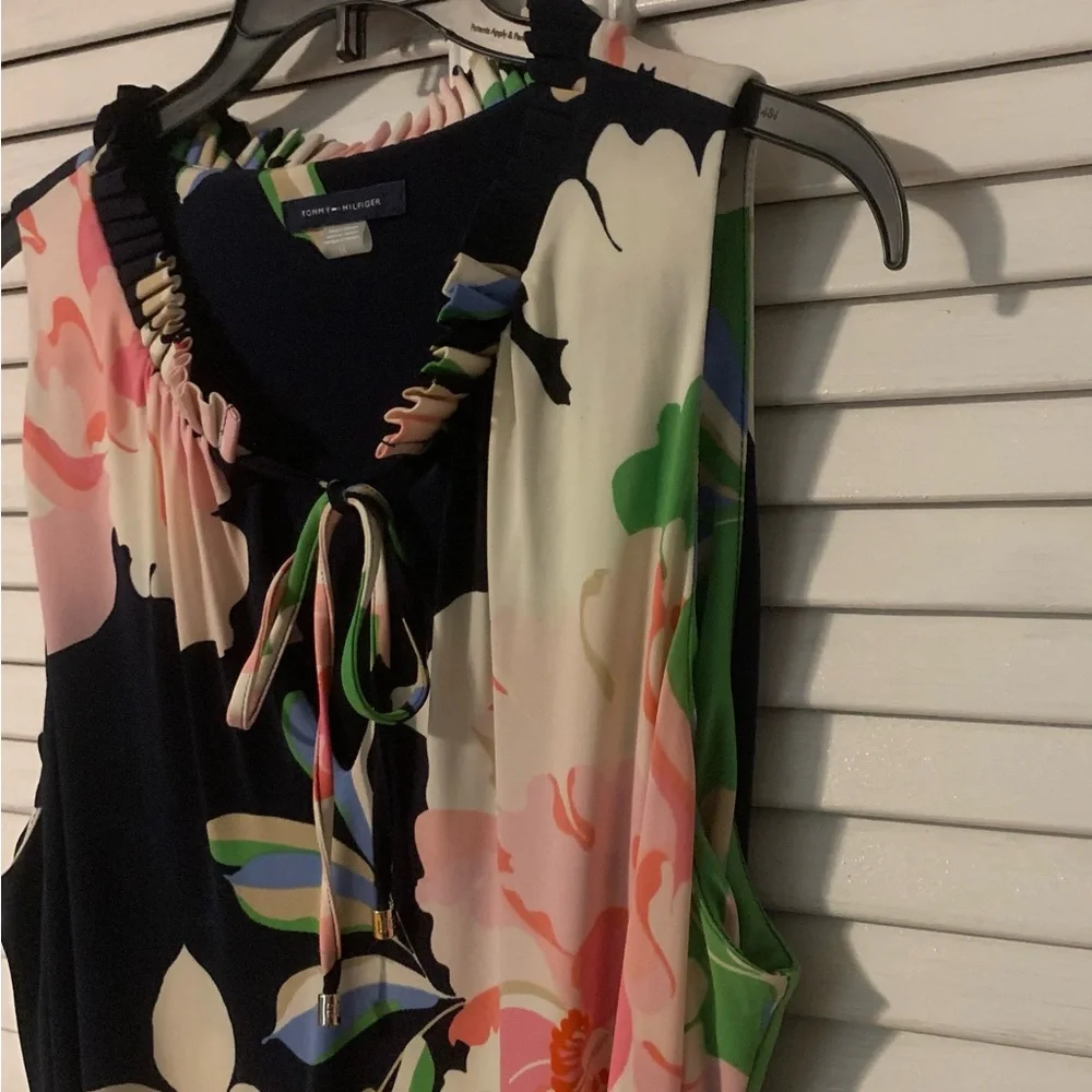 PRICE DROP⬇️⬇️⬇️ Floral Sleeveless Maxi Dress - Navy, Pink, Green - Picture 6 of 9